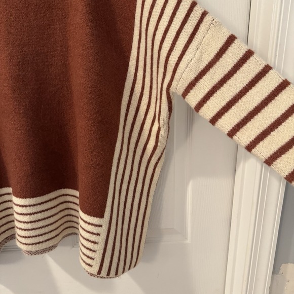 entro Women's Cozy Knit Striped Poncho Sweater Striped Boxy Oversized S/M - Picture 2 of 9